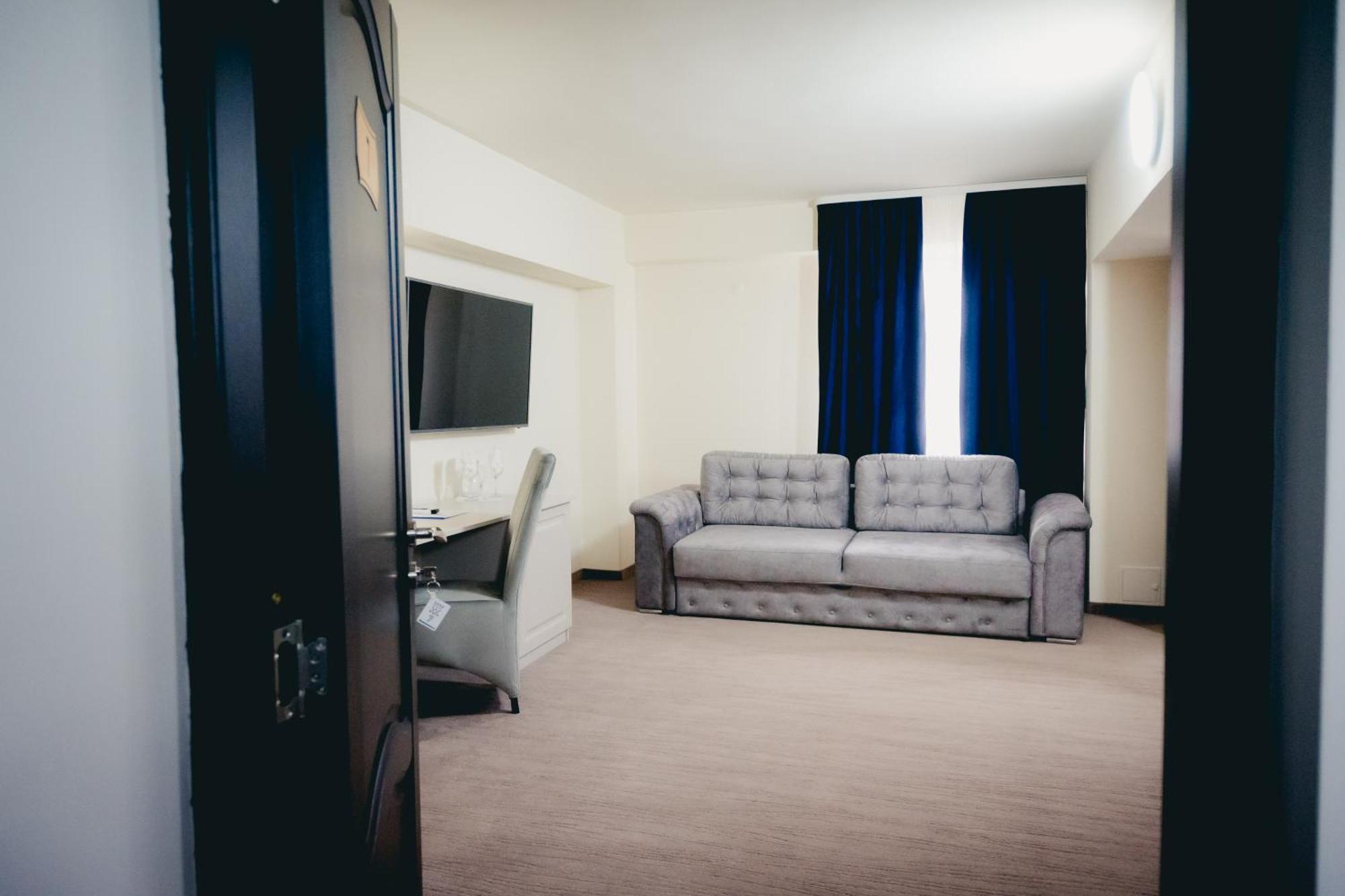Hotel Valahia Тырговиште Экстерьер фото