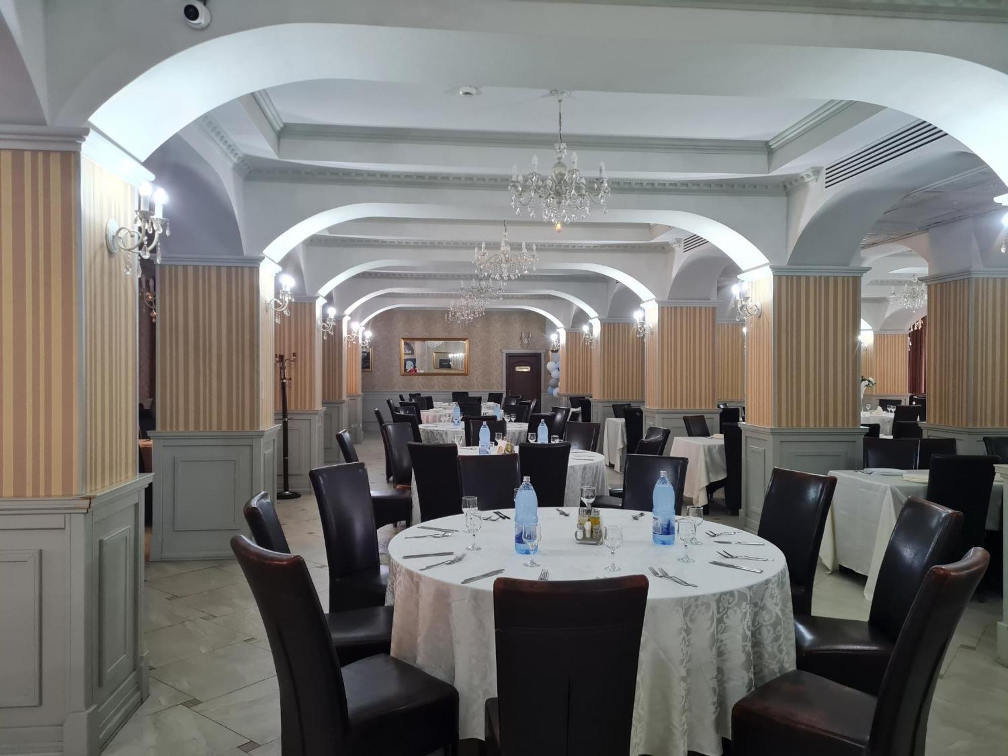 Hotel Valahia Тырговиште Экстерьер фото