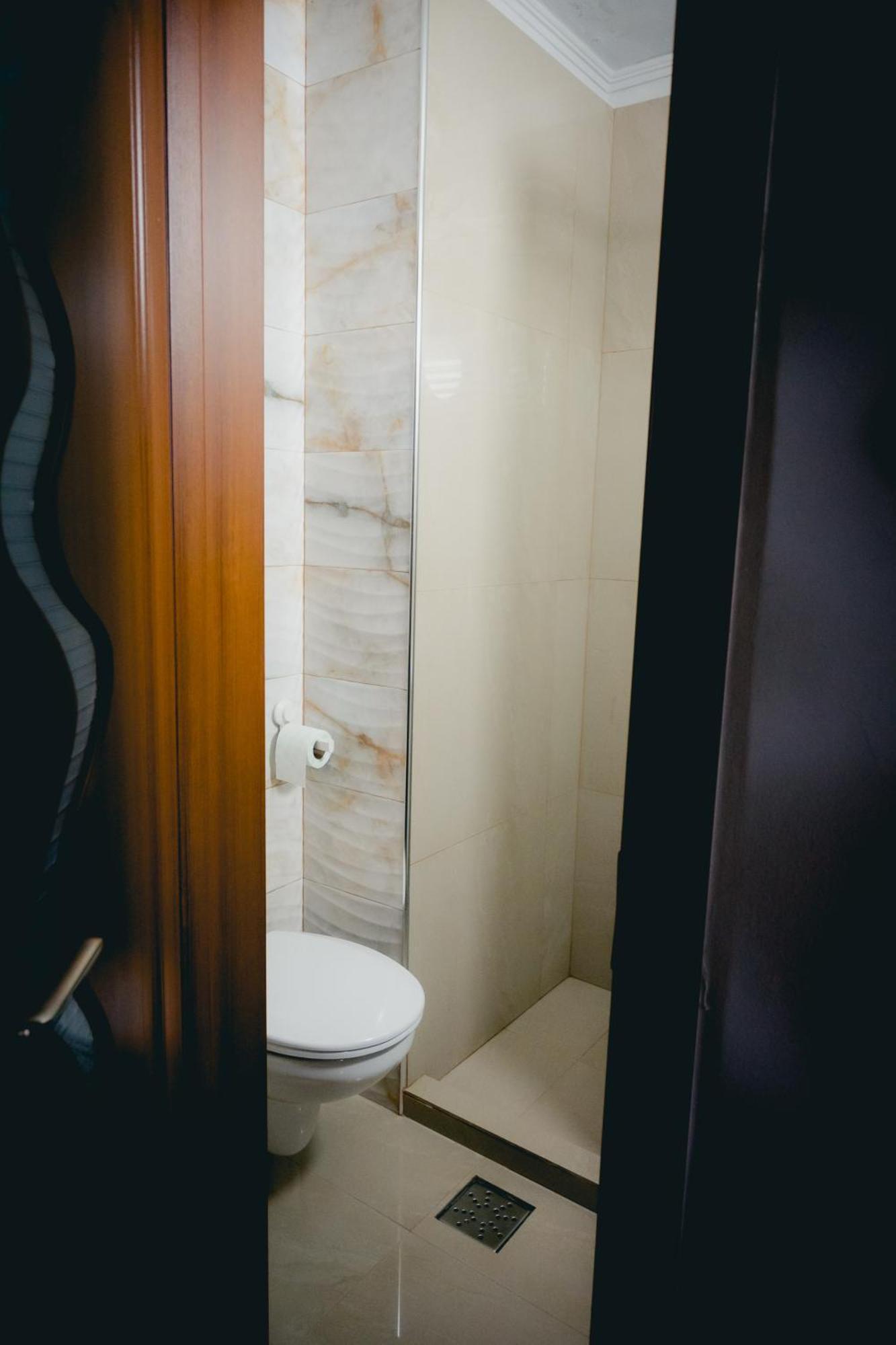 Hotel Valahia Тырговиште Экстерьер фото