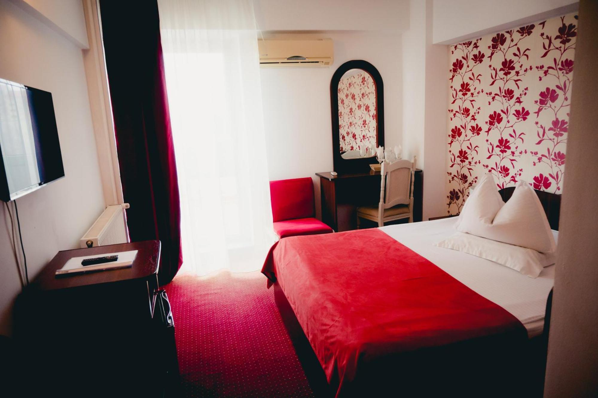 Hotel Valahia Тырговиште Экстерьер фото
