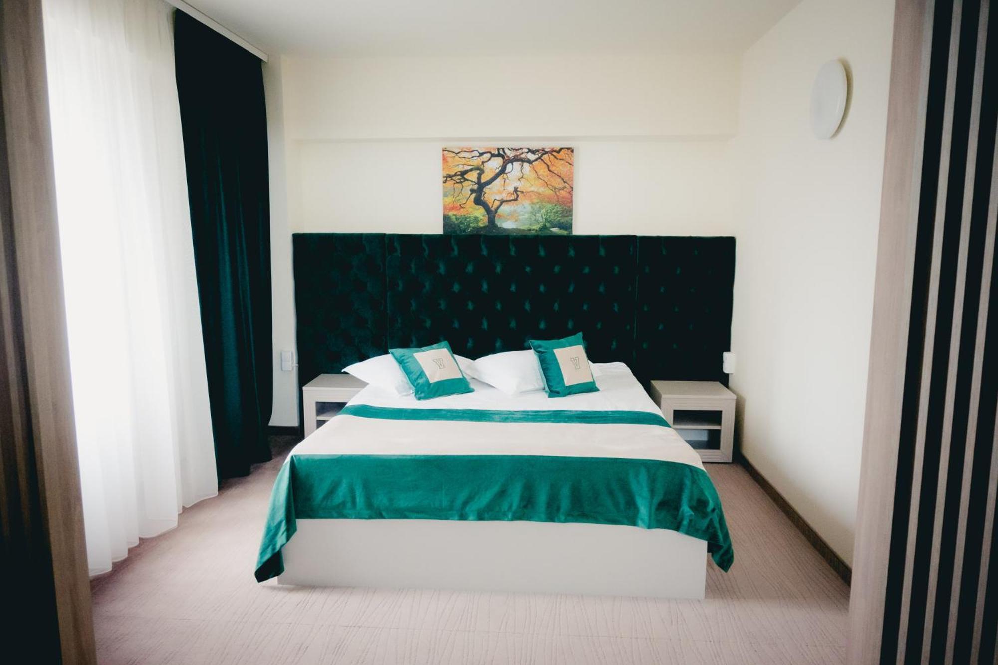 Hotel Valahia Тырговиште Экстерьер фото