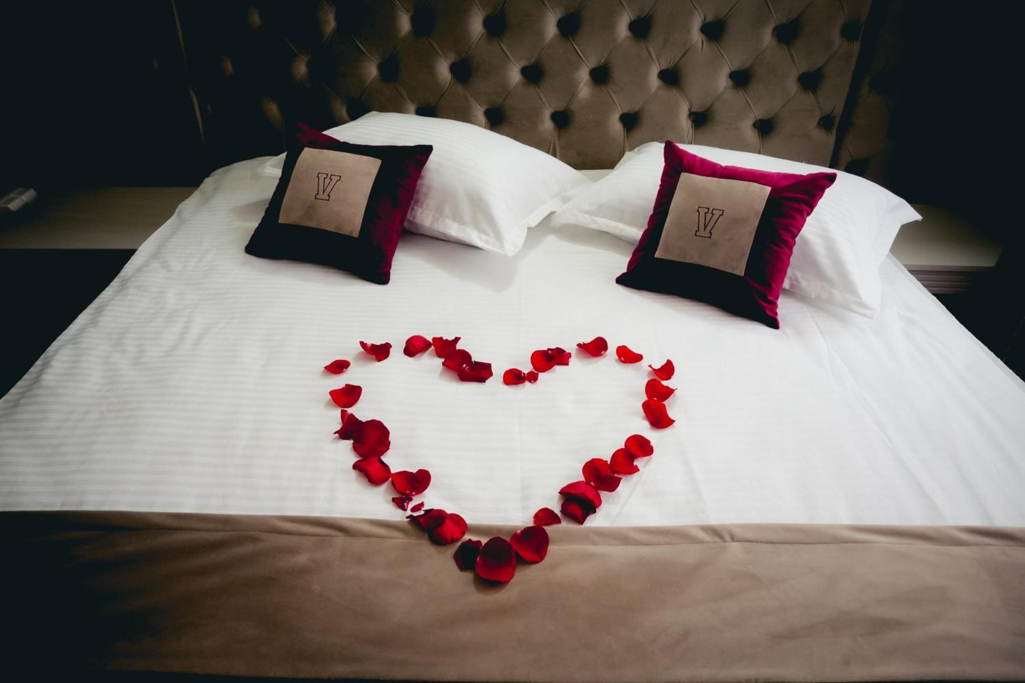 Hotel Valahia Тырговиште Экстерьер фото