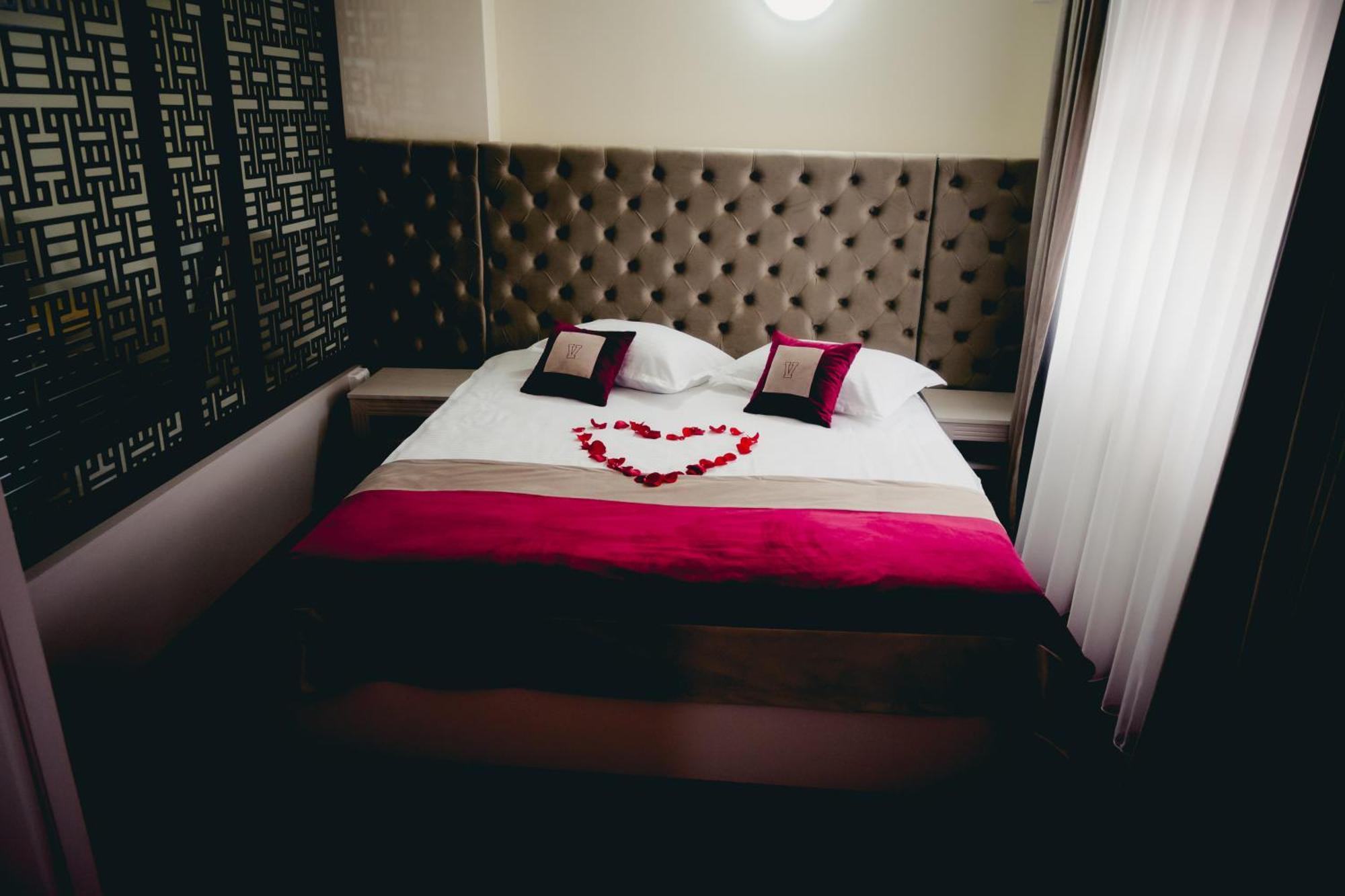 Hotel Valahia Тырговиште Экстерьер фото