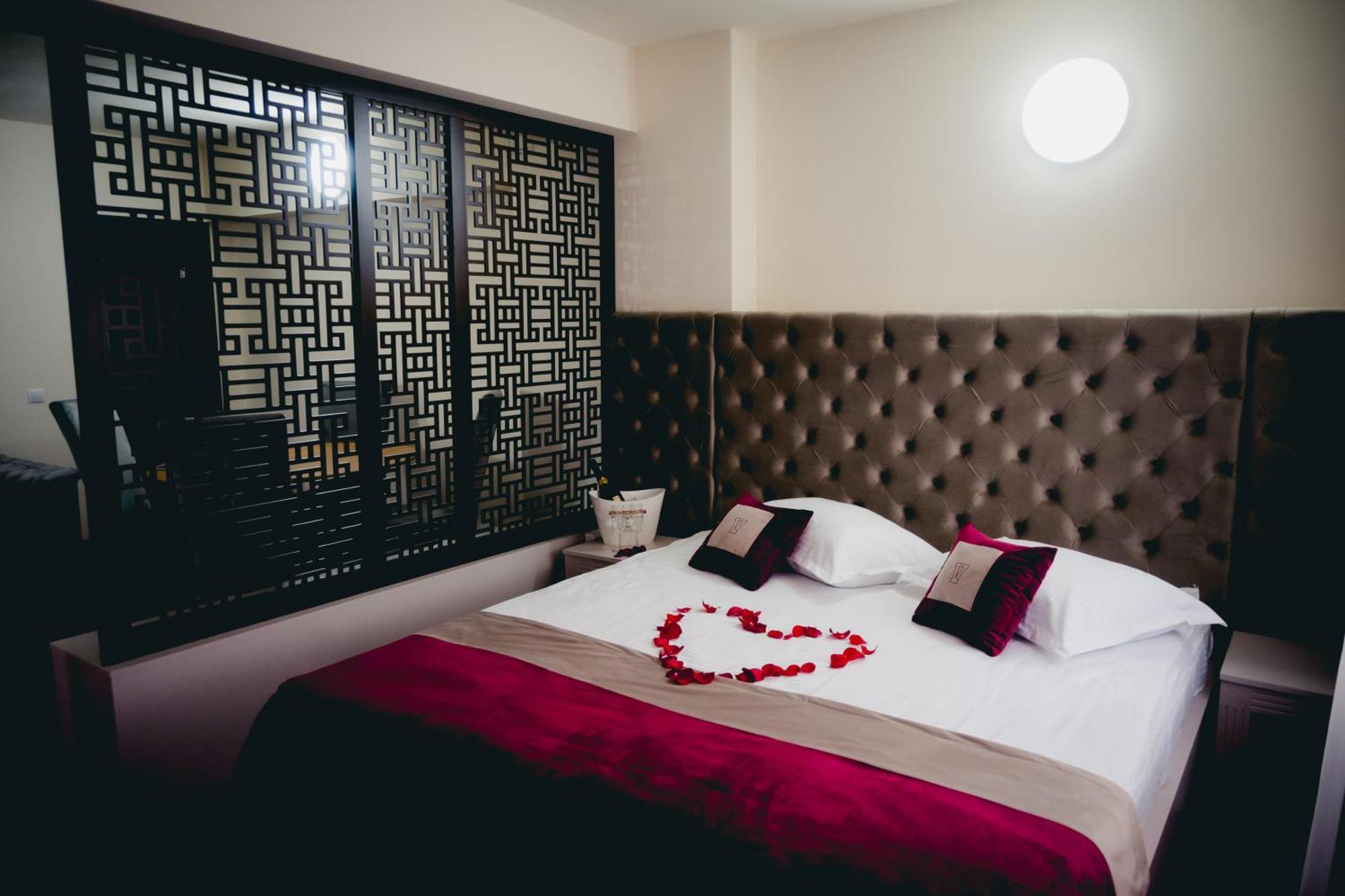 Hotel Valahia Тырговиште Экстерьер фото