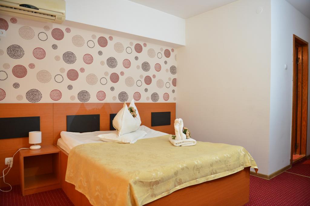 Hotel Valahia Тырговиште Экстерьер фото