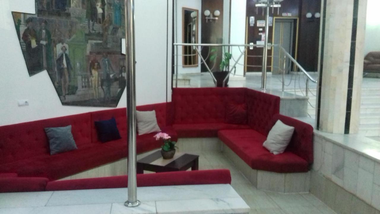 Hotel Valahia Тырговиште Экстерьер фото