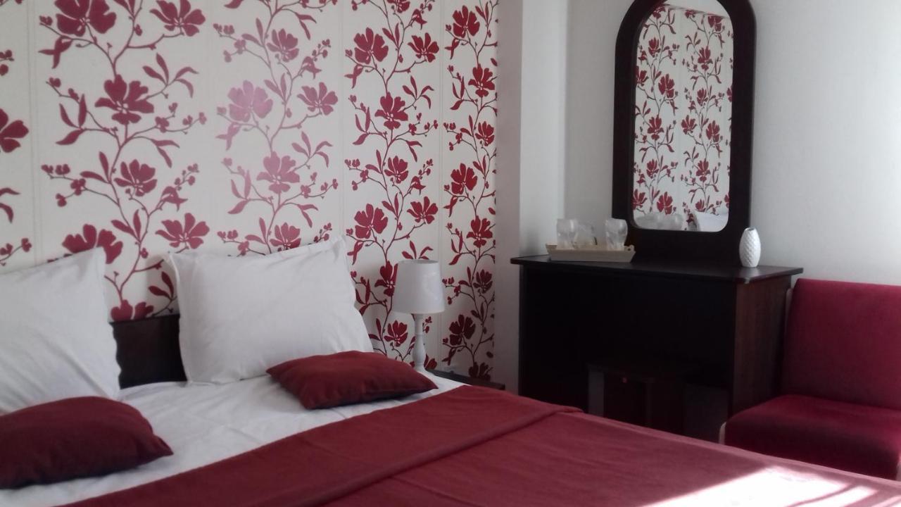 Hotel Valahia Тырговиште Экстерьер фото