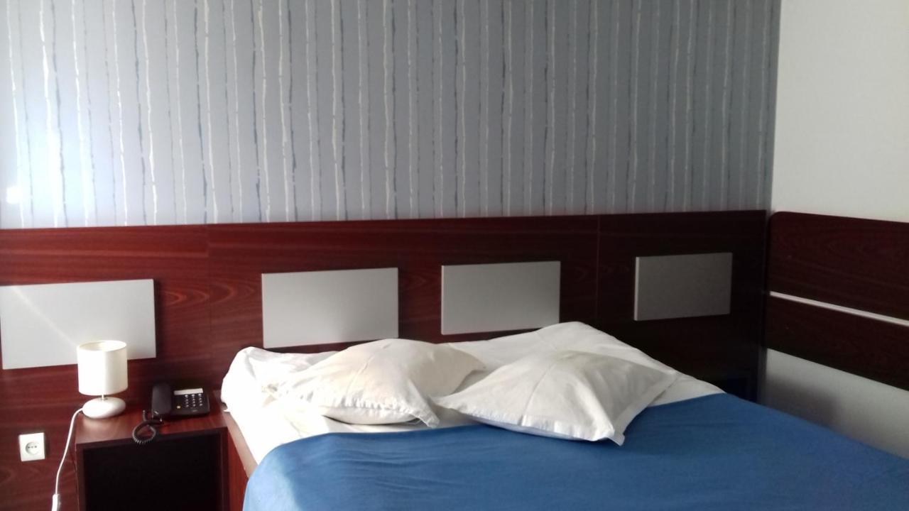 Hotel Valahia Тырговиште Экстерьер фото